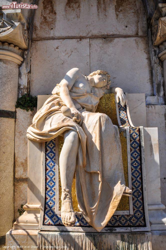 Immagine Una scultura del monumento al capitano Anton Mimbelli a Orebic, Croazia. Il memoriale si trova nel cimitero del monastero francescano di Nostra Signora degli Angeli - © Nutfield Chase / Shutterstock.com