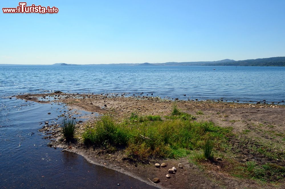 Immagine Una spiaggia del Lago Bolsena vicino a Marta