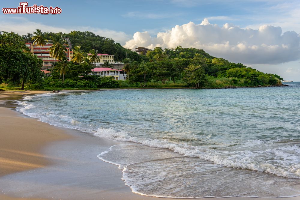 Immagine Una spiaggia di Castries isola di Saint Lucia appena fuori dall'aeroporto