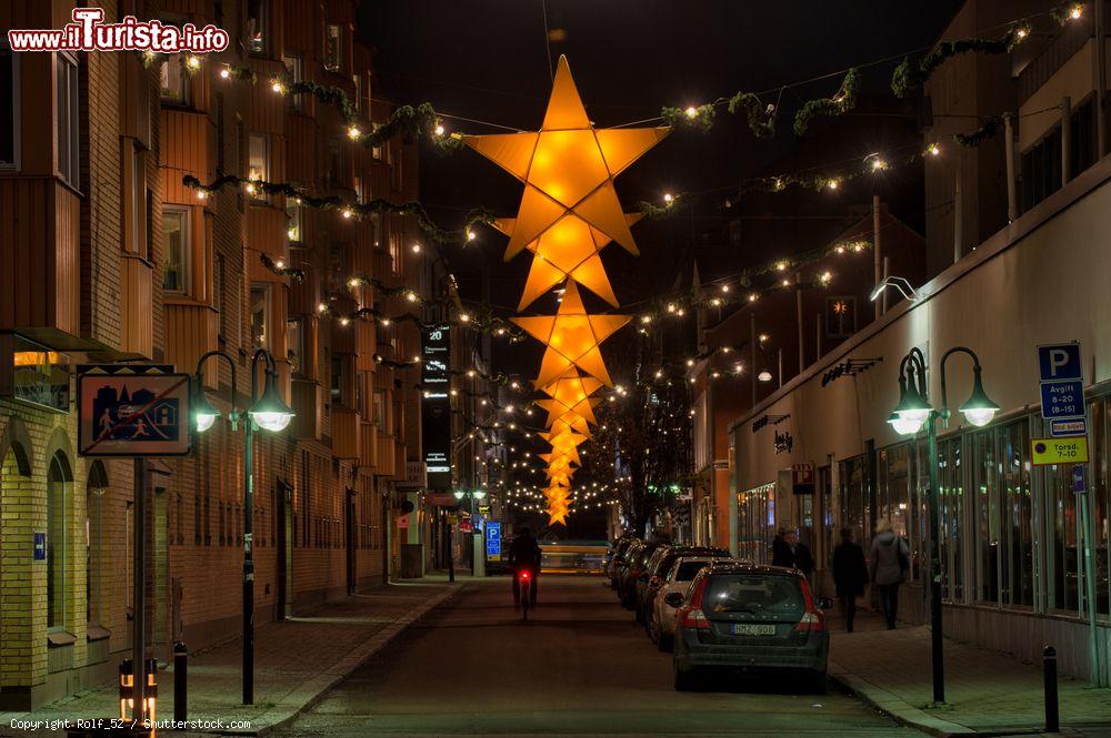 Immagine Una strada decorata per l'Avvento a Norrkoping, Svezia - © Rolf_52 / Shutterstock.com