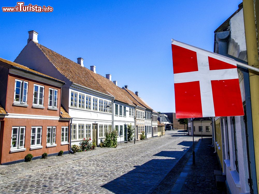 Immagine Una strada del centro storico di Odense in Danimarca.