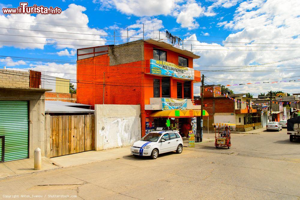 Immagine La moderna Oaxaca fu fondata solo nel XVI dai conquistadores spagnoli, ma gli zapotechi vivevano qui da secoli - © Anton_Ivanov / Shutterstock.com