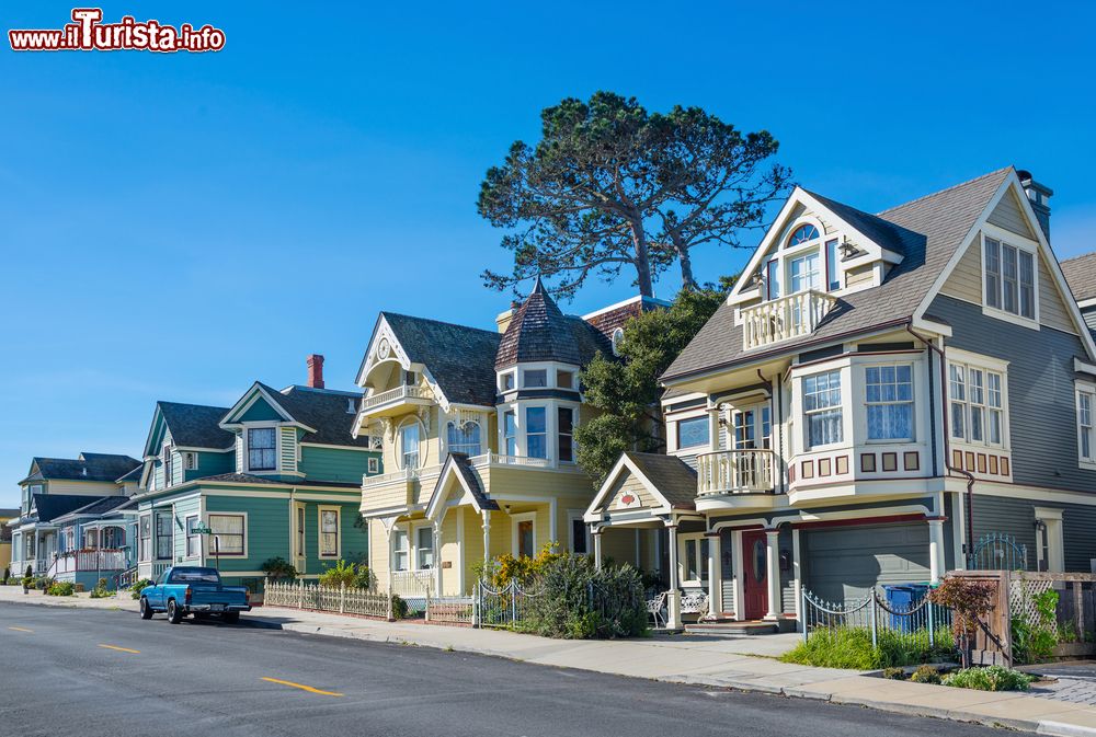 Immagine Una strada di Pacific Grove, a Monterey in California, USA