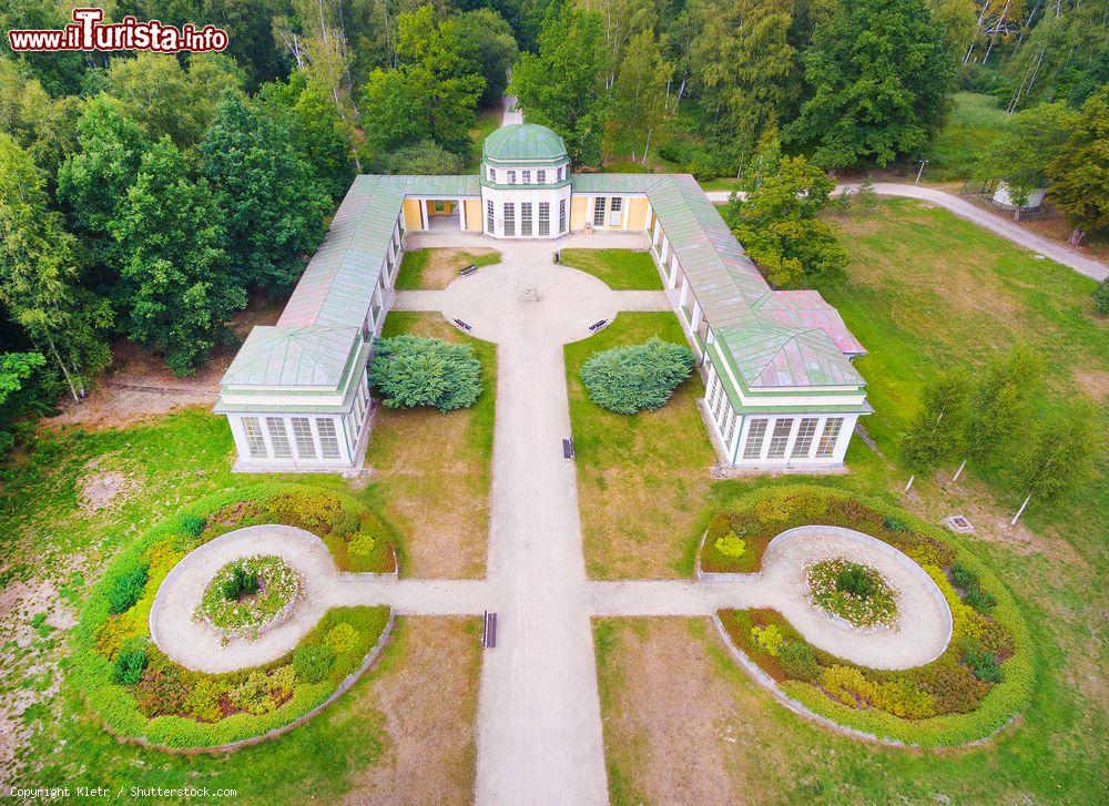 Immagine Una suggestiva veduta dall'alto di Frantiskovy Lazne, Repubblica Ceca, città termale fondata nel 1793 - © Kletr / Shutterstock.com