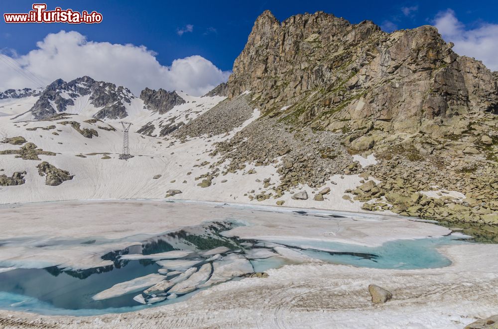 Immagine Una suggestiva veduta dello ski resort del Passo del Tonale, Lombardia/Trentino Alto Adige, in estate.
