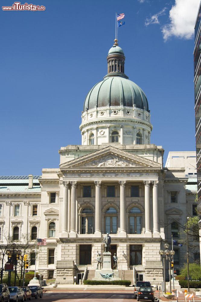 Immagine Una suggestiva veduta dello State Capitol Building di Indianapolis, Indiana (Stati Uniti d'America).