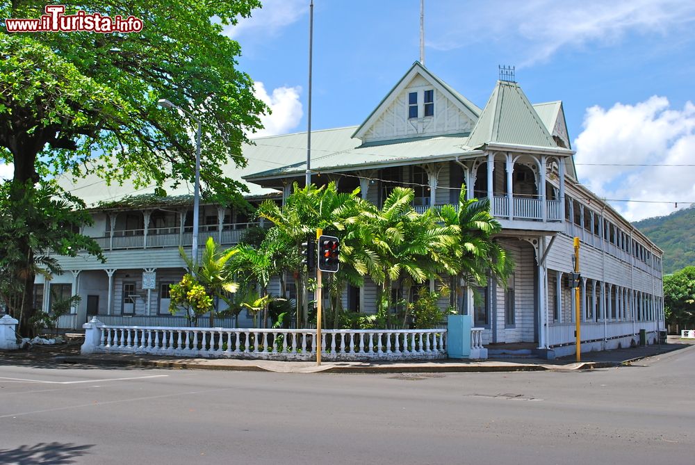 Immagine Una tipica costruzione in legno della città di Apia, Samoa.