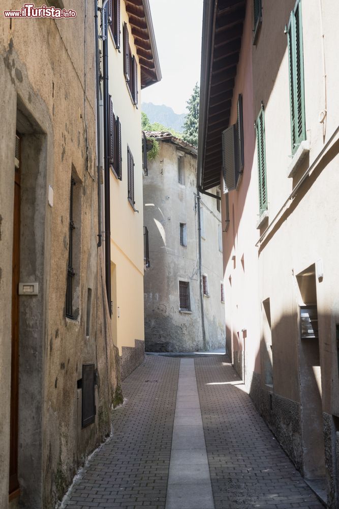 Immagine Una tipica ed antica strada del centro di Ballabio in Valsassina (Lombardia)