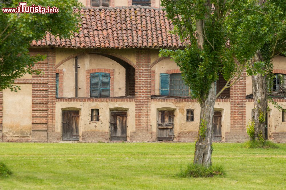 Immagine Una tipica fattoria piemontese a Trino vercellese, al confine tra il Monferrato e la Pianura Padana