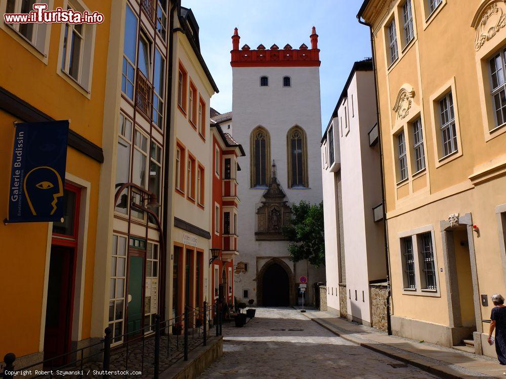 Immagine Una torre merlata nel centro storico di Bautzen, Sassonia (Germania) - © Robert Szymanski / Shutterstock.com