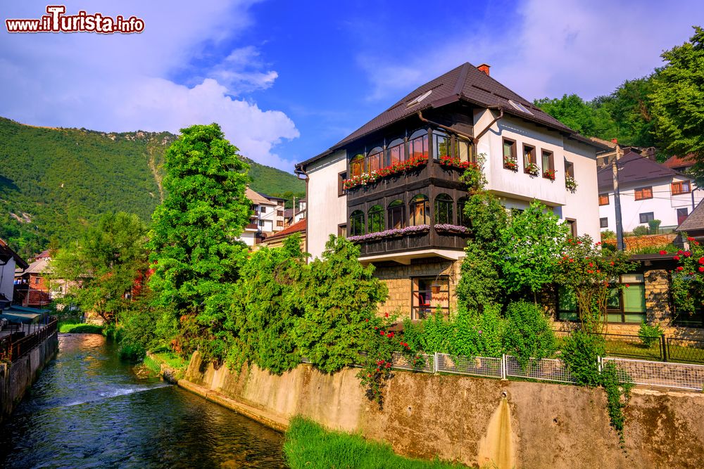 Immagine Una tradizionale casa bosniaca in stile ottomano a Travnik, Bosnia e Erzegovina.