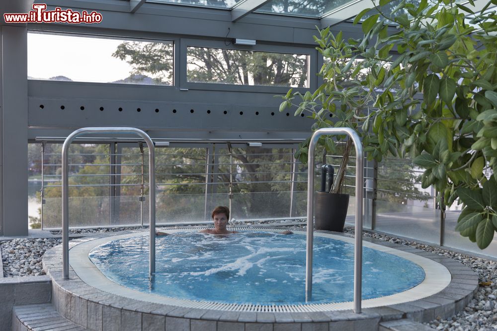 Immagine Una vasca idromassaggio di un resort di Bled. La località della Slovenia è famosa anche per i suoi stabilimenti termali