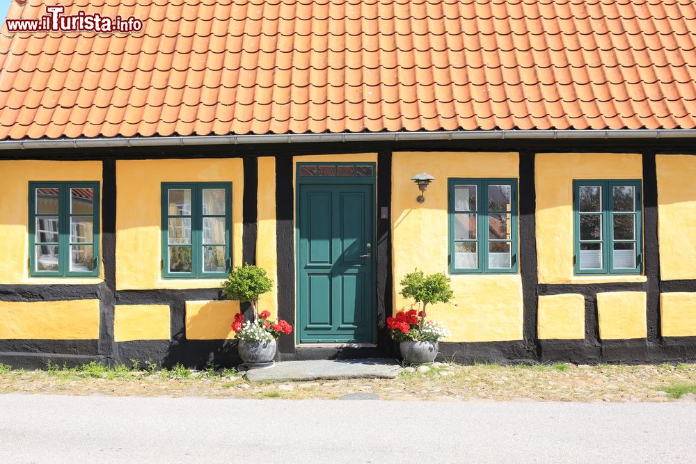 Immagine Una vecchia casa a graticcio a Saeby, Danimarca. Questo centro abitato danese è situato sulla costa orientale della penisola dello Jutland.