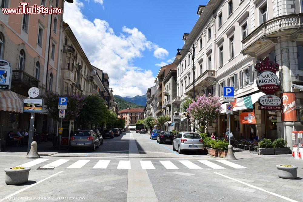 Immagine Una veduta di corso Paolo Ferraris a Domodossola, Piemonte - © Nikita Zychowicz / Shutterstock.com