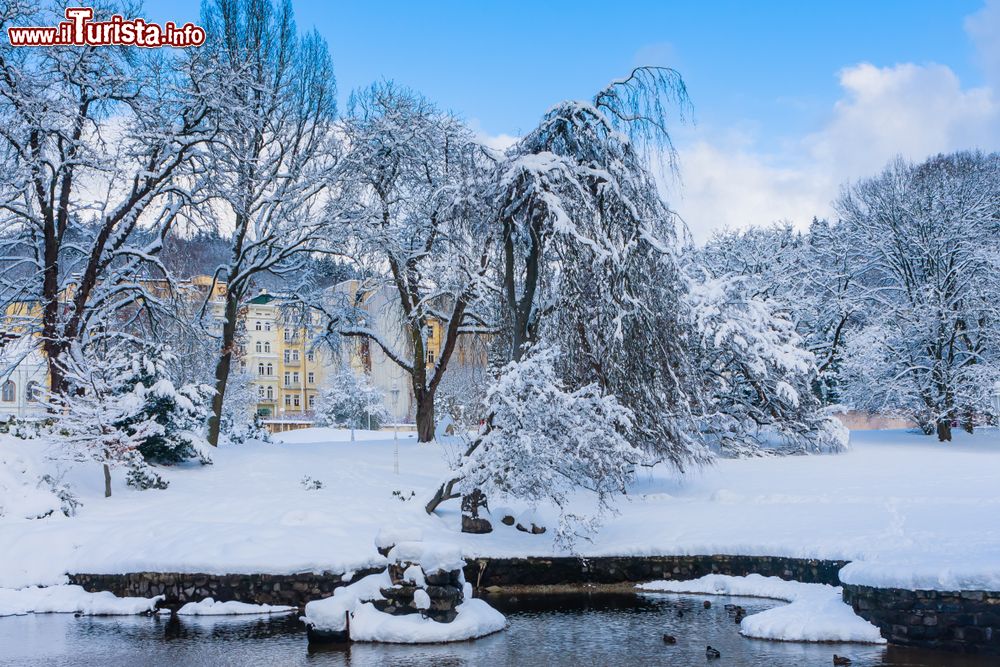 Immagine Una veduta invernale della città termale di Marianske Lazne, Repubblica Ceca. Questa bella località è stata visitata più volte dal poeta Goethe.