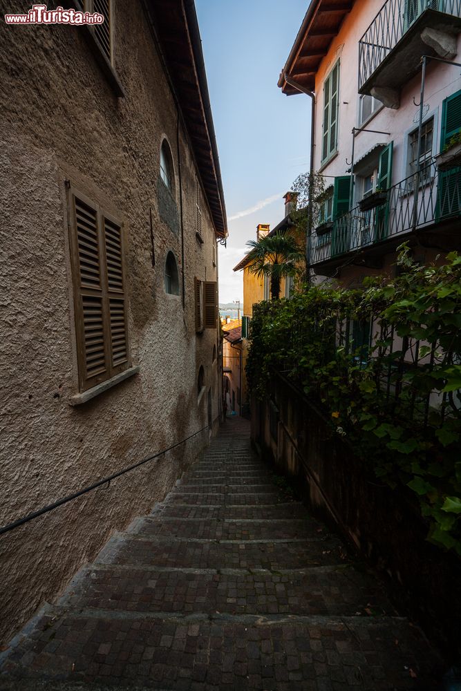 Immagine Una via del centro di Belgirate in Provincia di Novara, in Piemonte