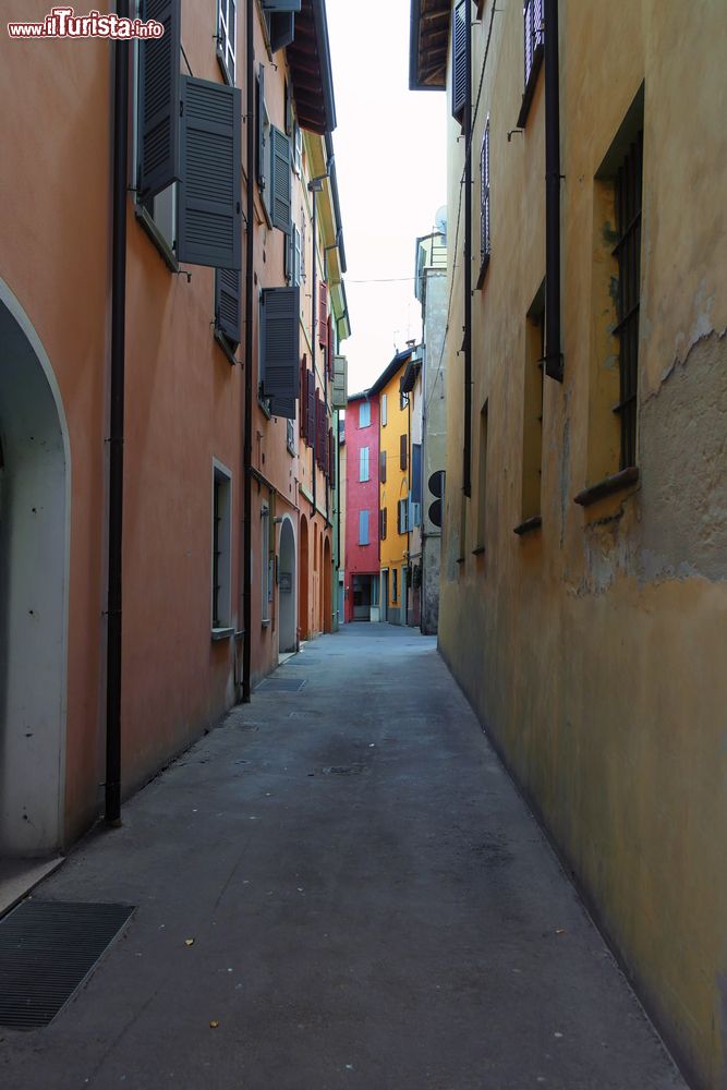 Immagine Una via del centro storico di Colorno in provincia di Parma