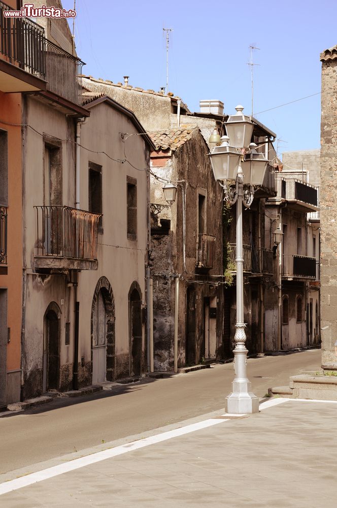 Immagine Una via nel centro storico di Randazzo in Sicilia