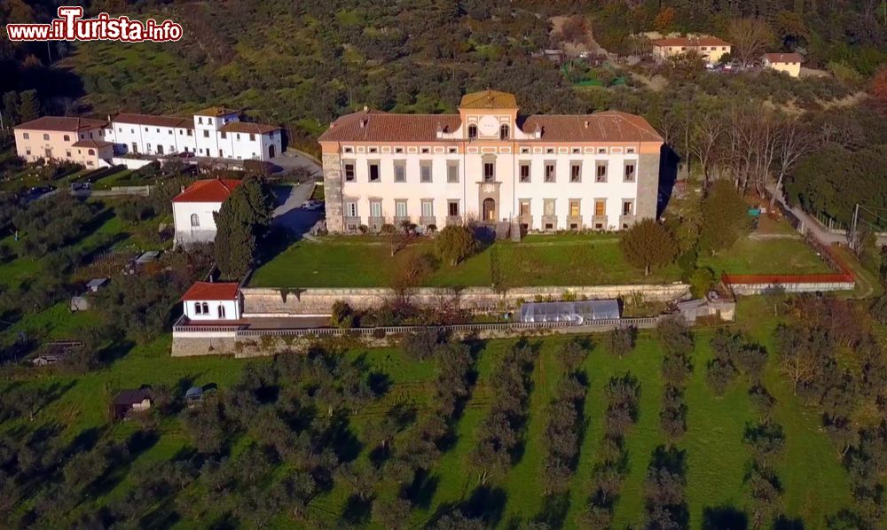 Immagine Una villa signorile nel territorio di Montemurlo in Toscana  - © Massimilianogalardi, CC BY-SA 3.0, Wikipedia