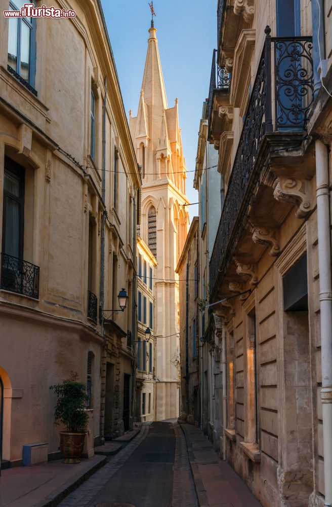 Immagine Una viuzza del centro storico di Montpellier, sud della Francia, famosa destinazione turistica.