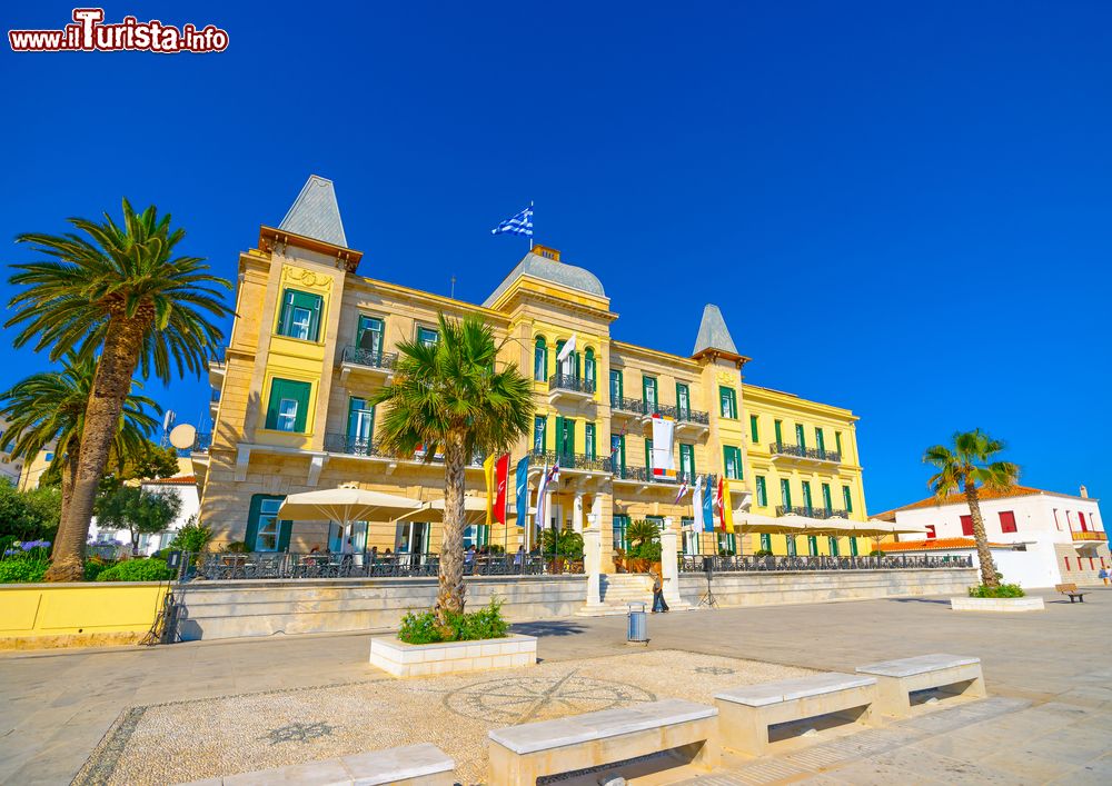 Immagine Un'elegante dimora residenziale sull'isola di Spetses, Grecia.