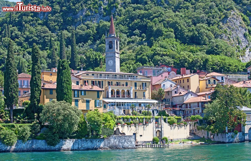 Immagine Un'incantevole vista panoramica della cittadina di Cernobbio, lago di Como, Lombardia.