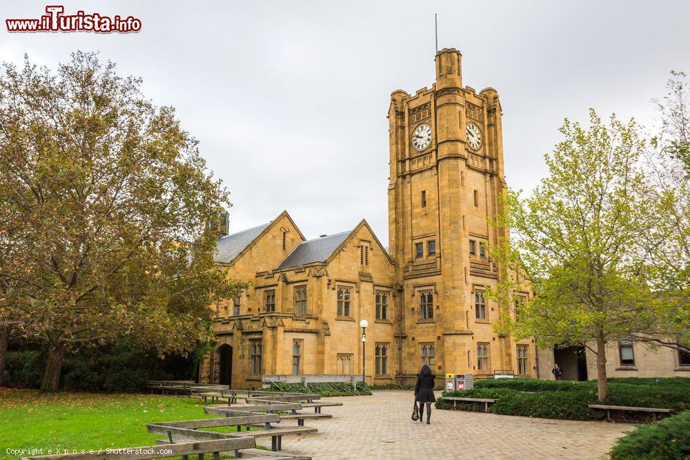 Immagine Uno degli edifici dell'Università di Melbourne, Australia, in autunno - © e X p o s e / Shutterstock.com