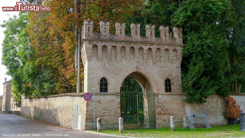 Immagine Uno degli ingressi al Castello di Soragna in provincia di Parma - © Wirestock Images / Shutterstock.com