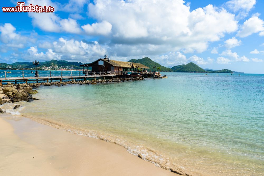 Immagine Uno dei paradisi tropicali dei Caraibi: Pigeon Island nella Rodney Bay di Santa Lucia (Saint Lucia).