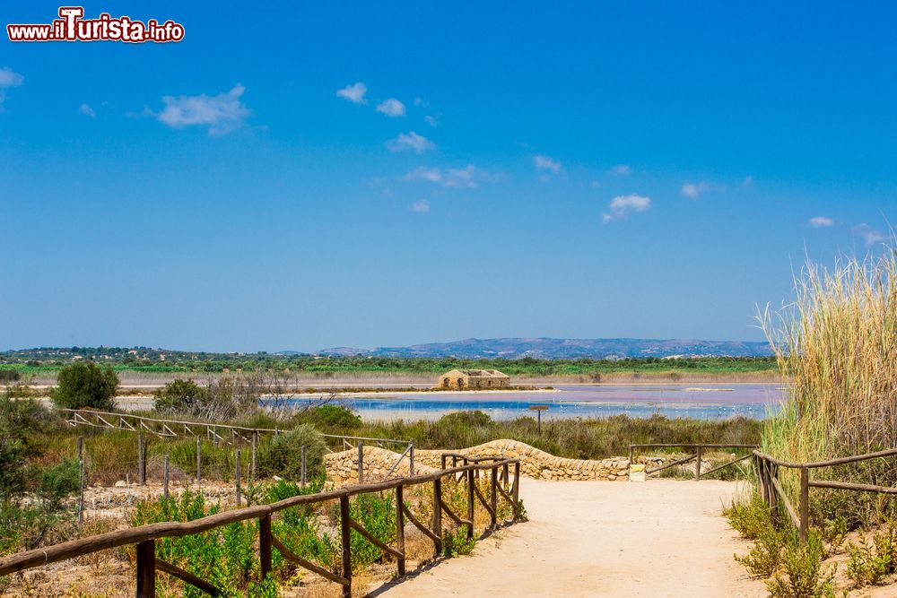 Immagine Uno dei vari accessi alla Riserva Naturale di Vendicari in Sicilia
