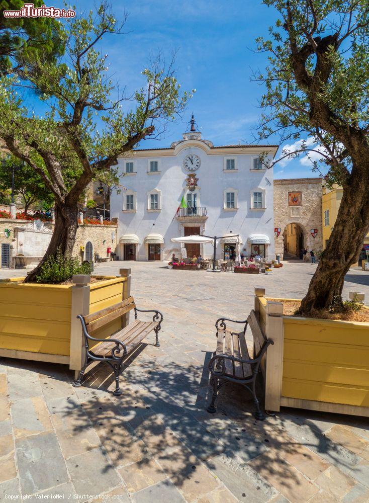 Immagine Uno scatto dal cuore del centro storico del borgo umbro di San Gemini - © ValerioMei / Shutterstock.com