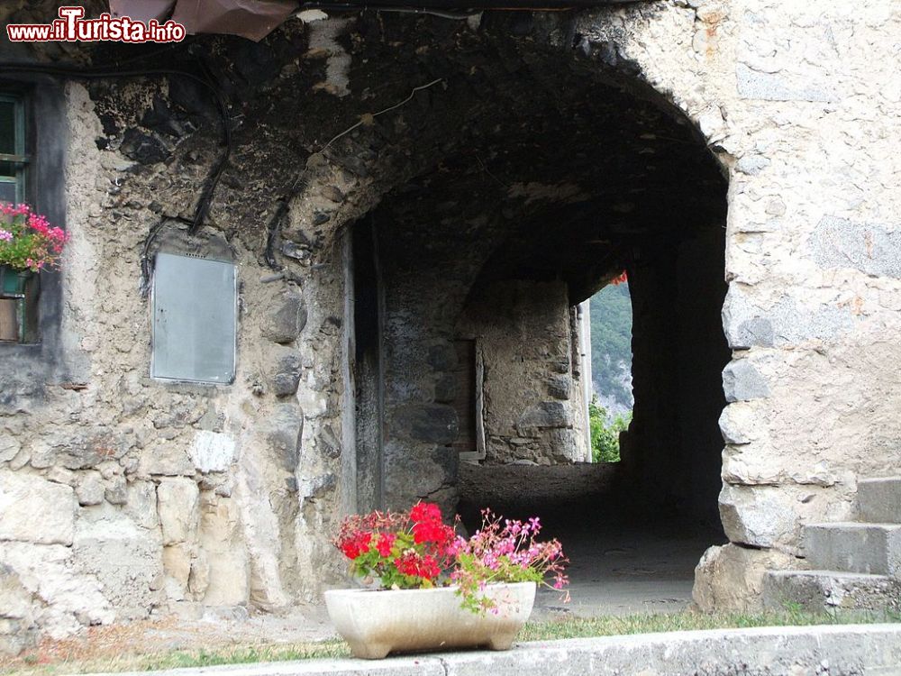 Immagine uno scorcio del Borge di Irone in Trentino - © giannip46, CC BY-SA 3.0, Wikipedia