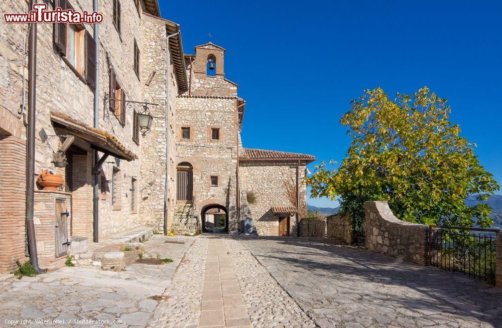 Immagine Uno scorcio del borgo di Greccio nel Lazio, famoso per il Santuario di San Francesco - © ValerioMei / Shutterstock.com