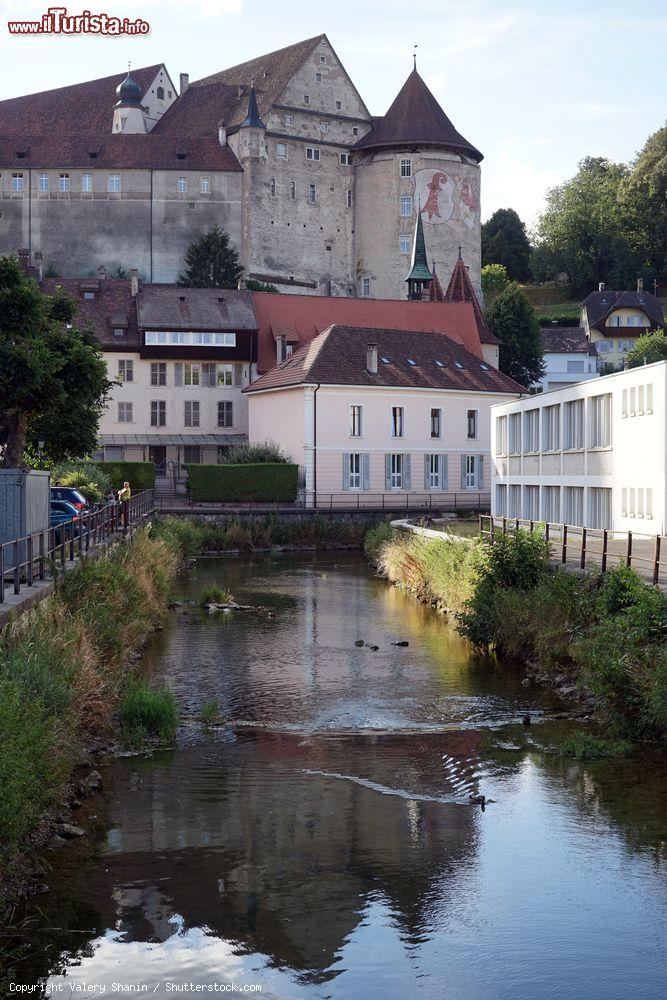 Immagine Uno scorcio del borgo e del Casrtello di Porrentruy in Svizzera (Canton Jura) - © Valery Shanin / Shutterstock.com