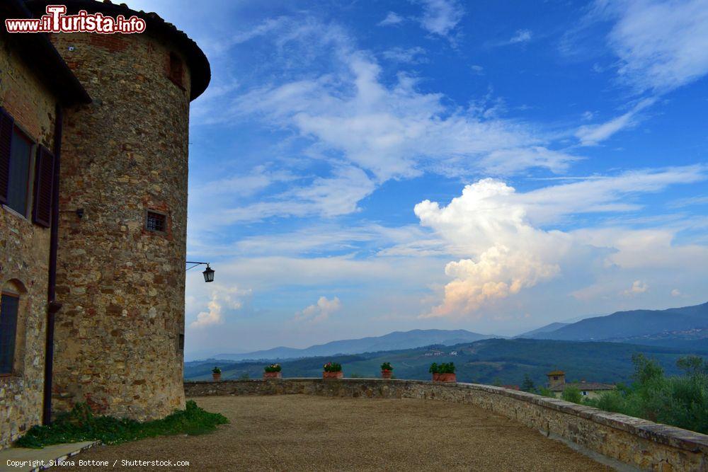 Immagine Uno scorcio del castello di Gabbiano a San Casciano in Val di Pesa, Firenze, Toscana. Venne costruito come baluardo difensivo sulla strada lungo la Greve, una tra le più importanti vie fra Siena e Firenze - © Simona Bottone / Shutterstock.com