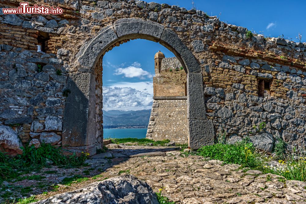 Immagine Uno scorcio del Castello di Nauplia nel Peloponneso in Grecia
