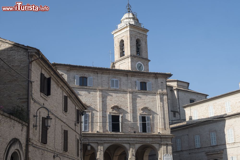 Immagine Uno scorcio del cenro storico di Monte San Giusto in provincia di Macerata nelle Marche