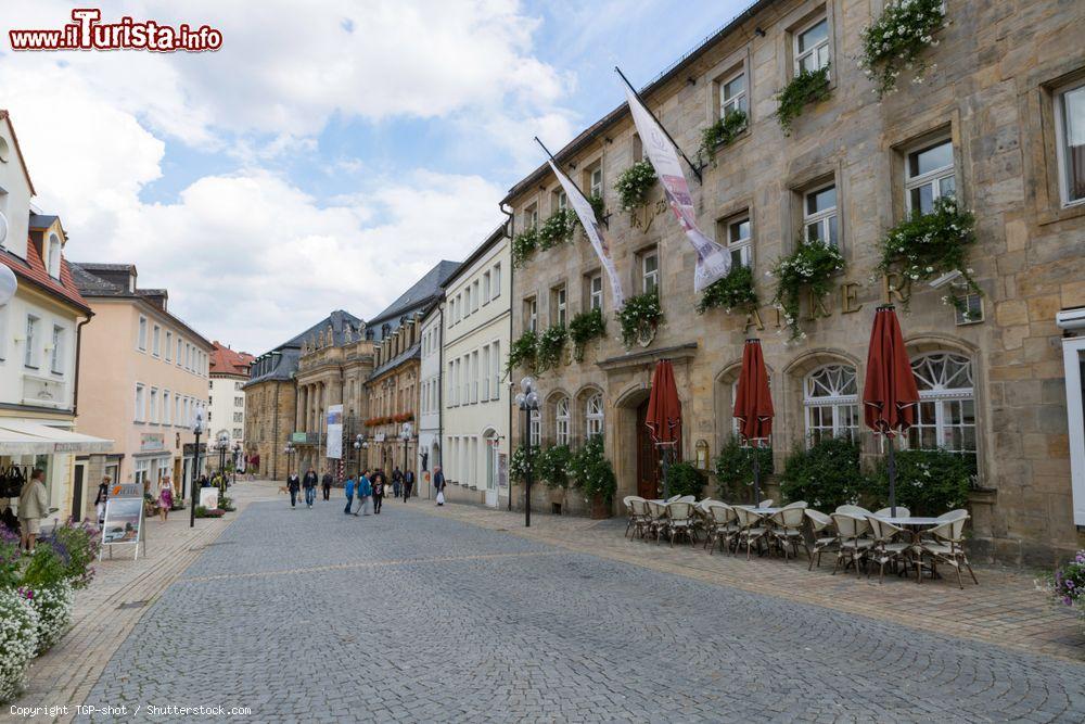 Immagine Uno scorcio del centro cittadino di Bayreuth, Germania, adagiata sulle rive del ramo rosso del Meno - © TGP-shot / Shutterstock.com