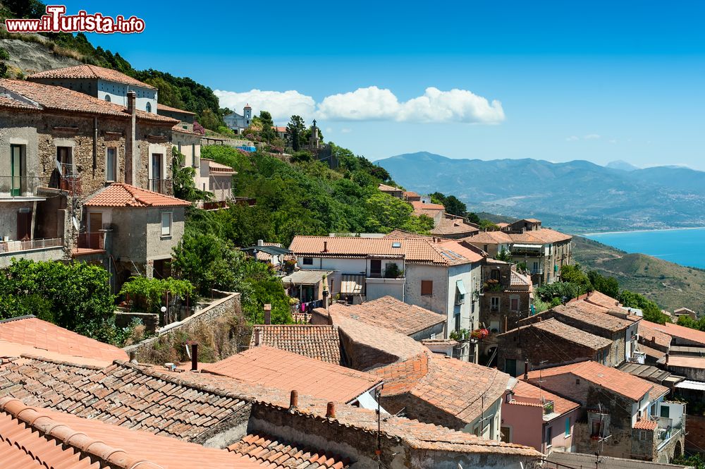 Immagine Uno scorcio del centro di Acciaroli in Campania, penisola del CIlento