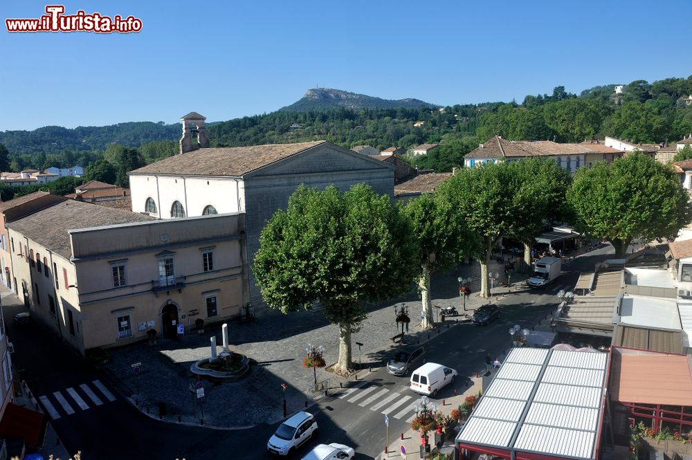 Immagine Uno scorcio del centro di Anduze (Francia) dalla torre dell'orologio del Municipio. Questa cittadina si trova nella regione della Linguadoca-Rossiglione.