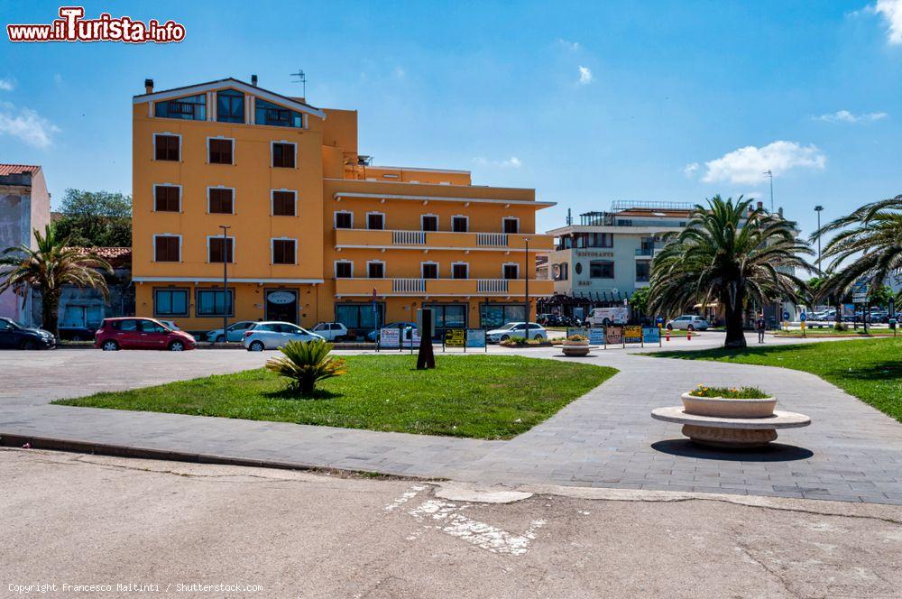 Immagine Uno scorcio del centro di Porto Torres (Sardegna) fotografato in estate - © Francesco Maltinti / Shutterstock.com