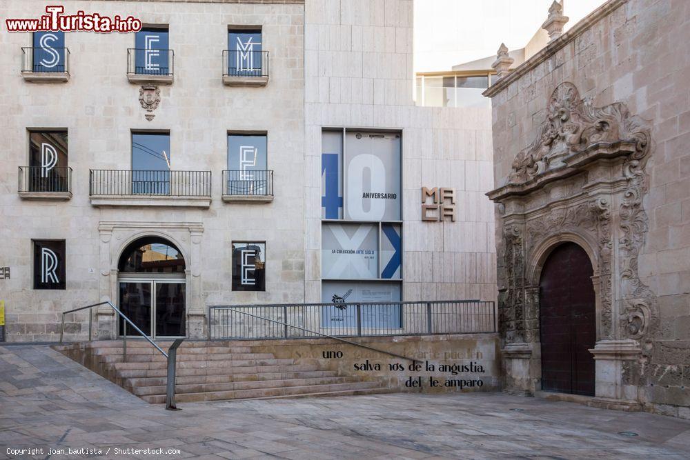 Immagine Uno scorcio del centro storico di Alicante, Spagna - © joan_bautista / Shutterstock.com