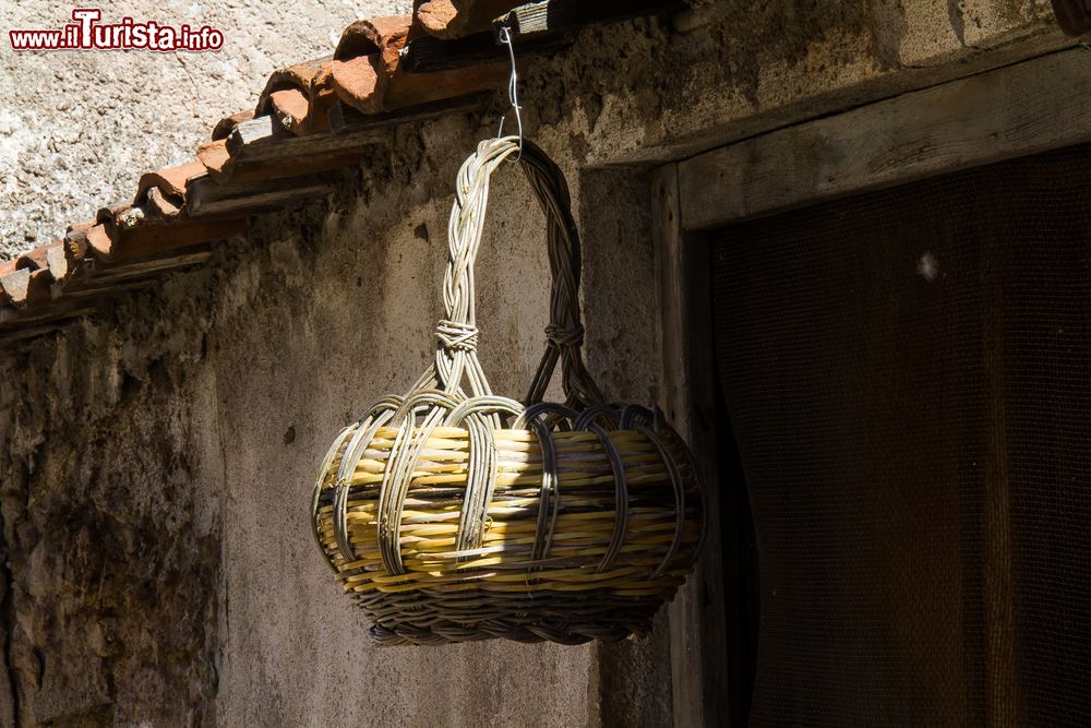 Immagine Uno scorcio del centro storico di Austis in Barbagia, Sardegna