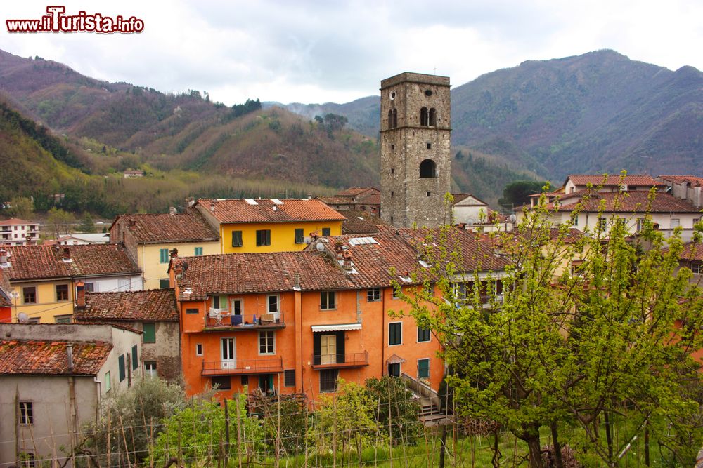 Immagine Uno scorcio del centro storico di Borgo a Mozzano in Toscana