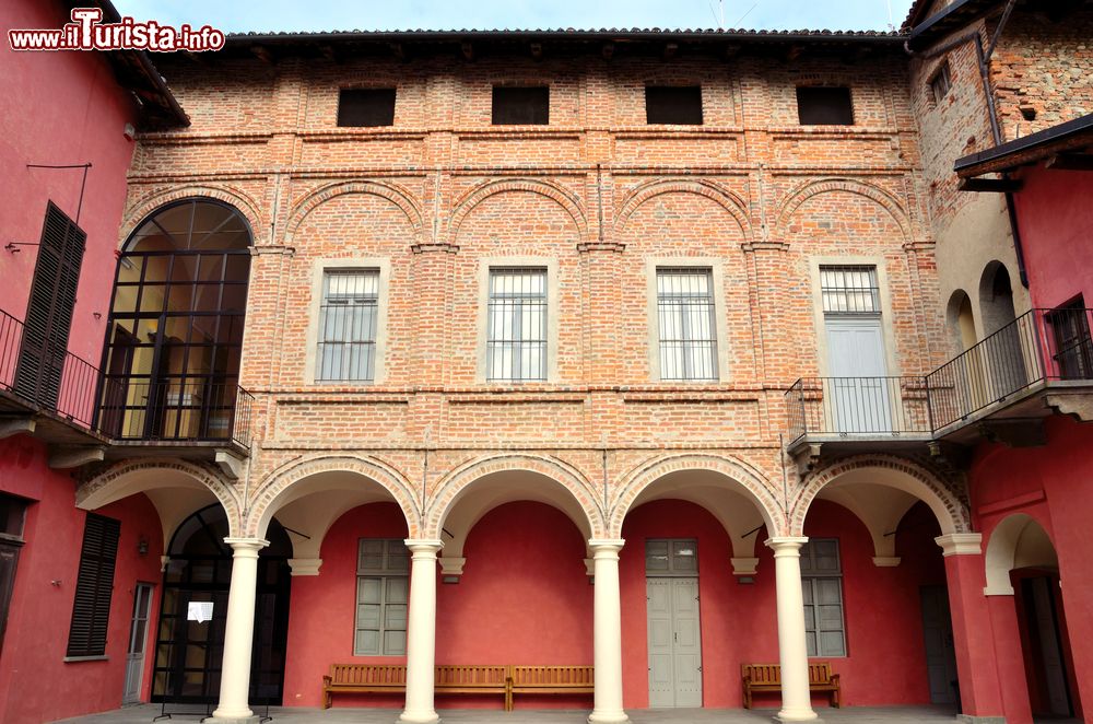 Immagine Uno scorcio del centro storico di Cherasco in Piemonte