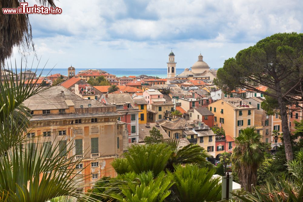 Immagine Uno scorcio del centro storico di Chiavari sulla Riviera di Levante in Liguria