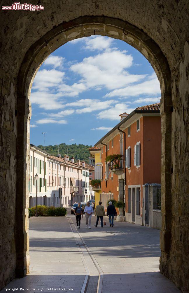 Immagine Uno scorcio del centro storico di Gradisca d'Isonzo in Friuli Venezia Giulia - © Mauro Carli / Shutterstock.com