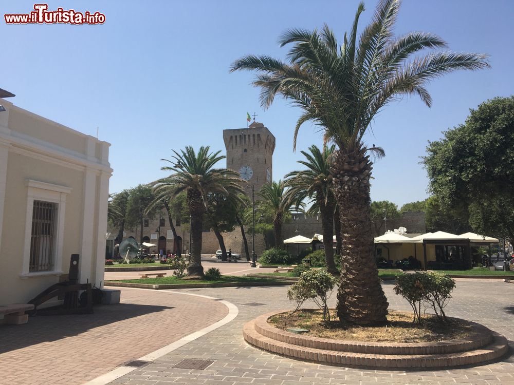 Immagine Uno scorcio del centro storico di Porto Recanati nelle Marche