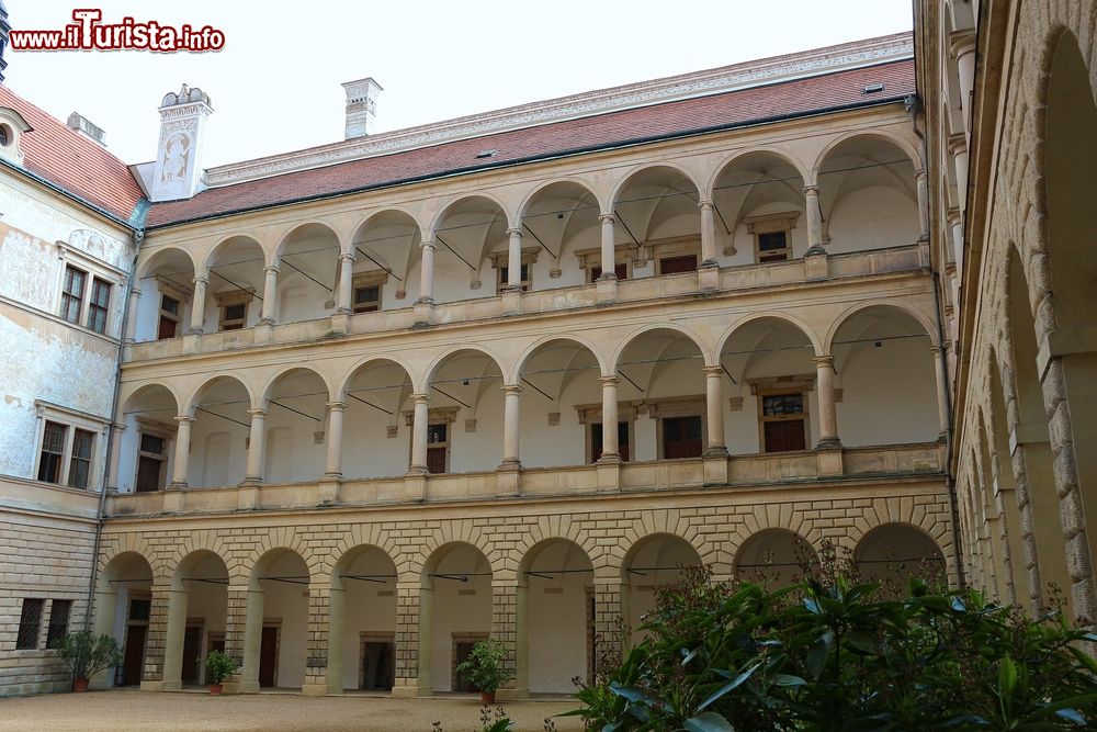Immagine Uno scorcio del cortile interno del castello di Litomysl, Repubblica Ceca.