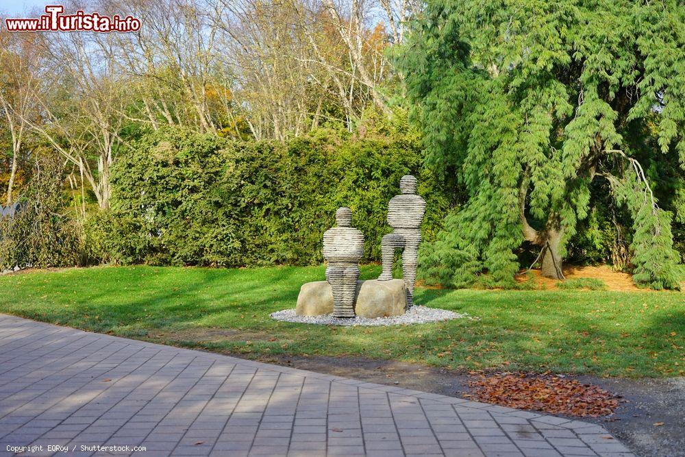 Immagine Uno scorcio del Ground for Sculpture a Trenton, New Jersey (USA) - Creata nel 1992 dallo scultore americano Seward Johnson, si tratta di un'area di 42 acri con esposizioni artistiche permanenti - © EQRoy / Shutterstock.com